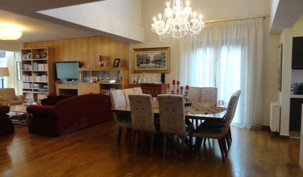 Τραπεζαρία - Dining room